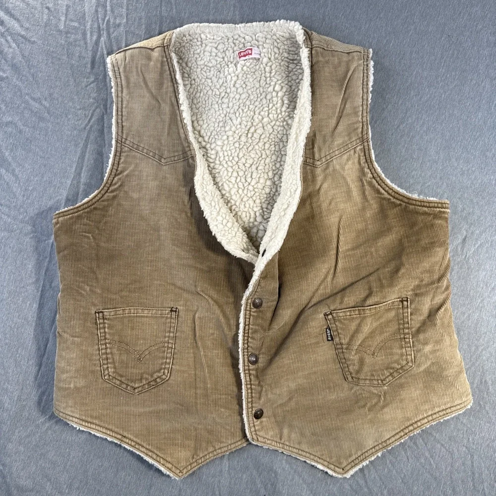 Vintage 70s Levis Vest Men's XL Tan Corduroy Sherpa Lined Western Snap Made USA